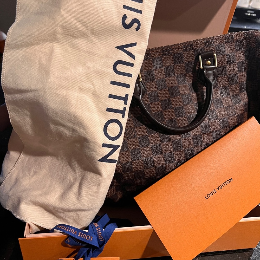 Authentic Louis Vuitton - Picture 8 of 11